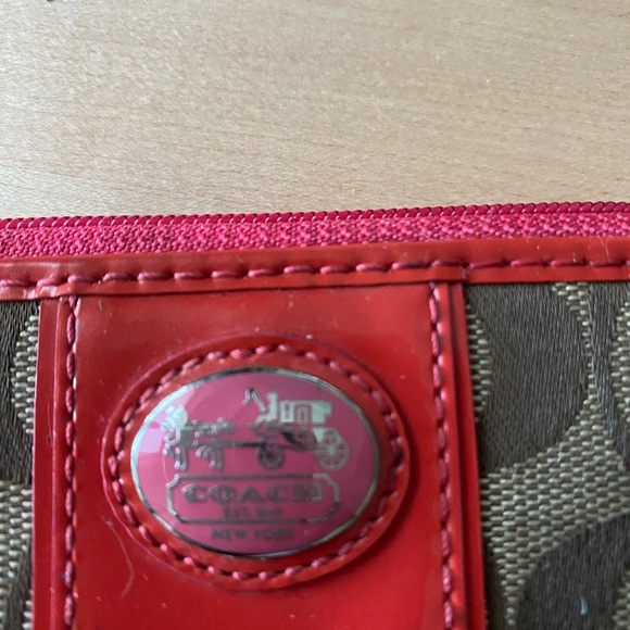 Vintage Coach wristlet! - Picture 2 of 6